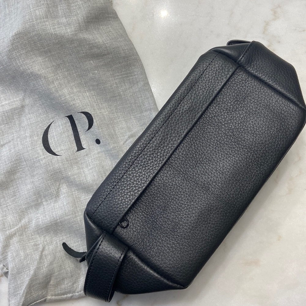 ✈️ Cloth & Paper leather toiletry bag featured in July 2022 Aesthete Box
